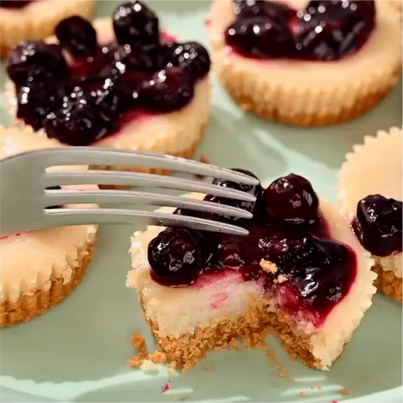 Gluten-free & Vegan Blueberry Cheescake Bites