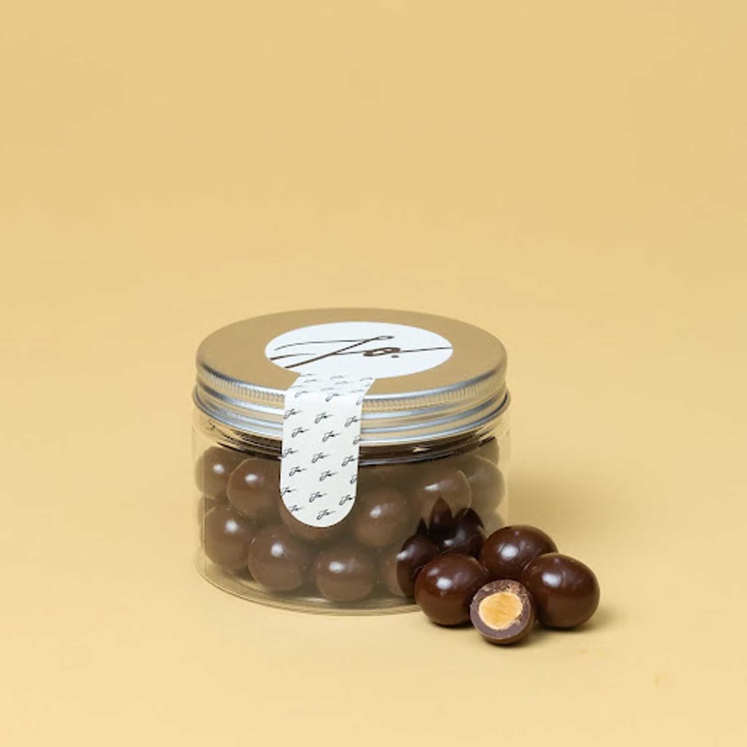 Grageas de avellana europea en chocolate de leche